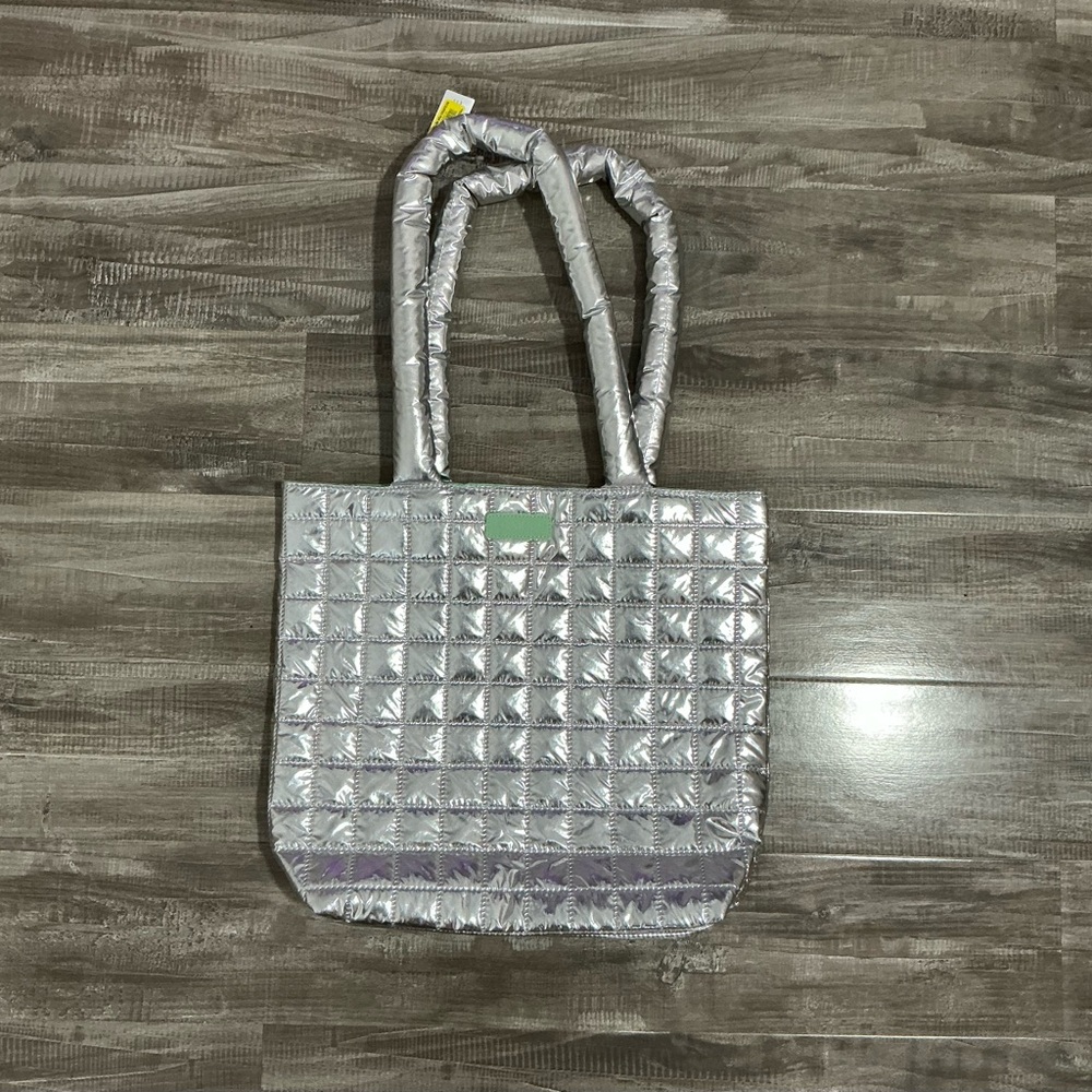 ! LIMITED EDITION NEW ! Large Clinique Stylish Silver Puffy Green Tote Bag Purse